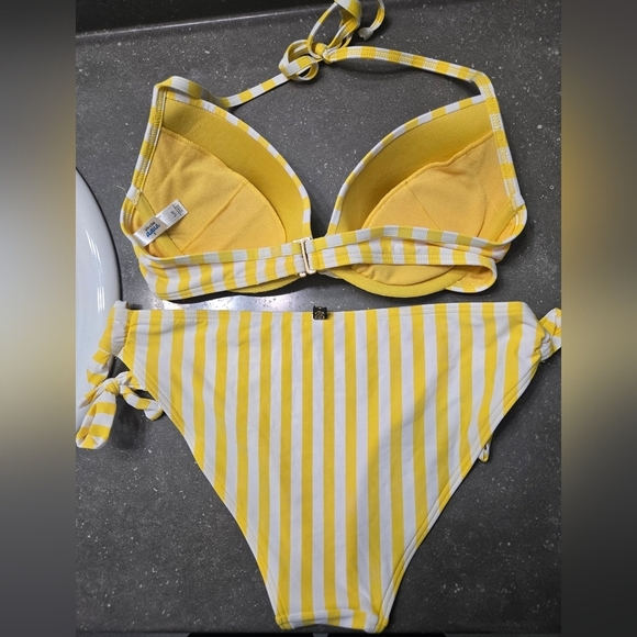 NWOT La Vie En Rose Yellow and White Striped Bikini - Picture 2 of 5